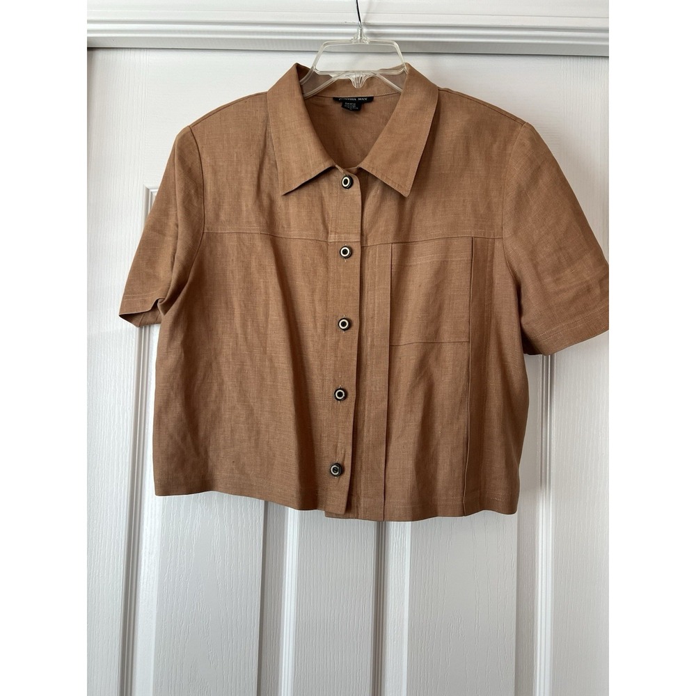 Cropped Short-Sleeve Button-Front Top in Brown